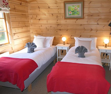 Bullrush lodge twin bedroom